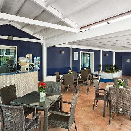 Ticho'S Greenblu Hotel Кастелланета-Марина Екстер'єр фото