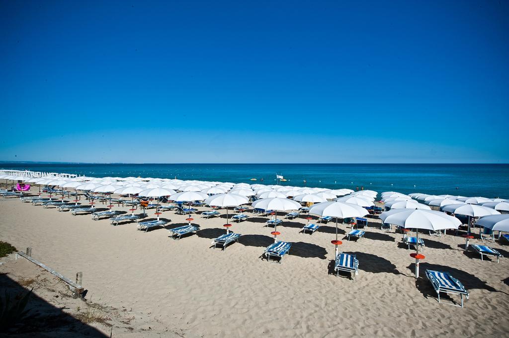 Ticho'S Greenblu Hotel Кастелланета-Марина Екстер'єр фото