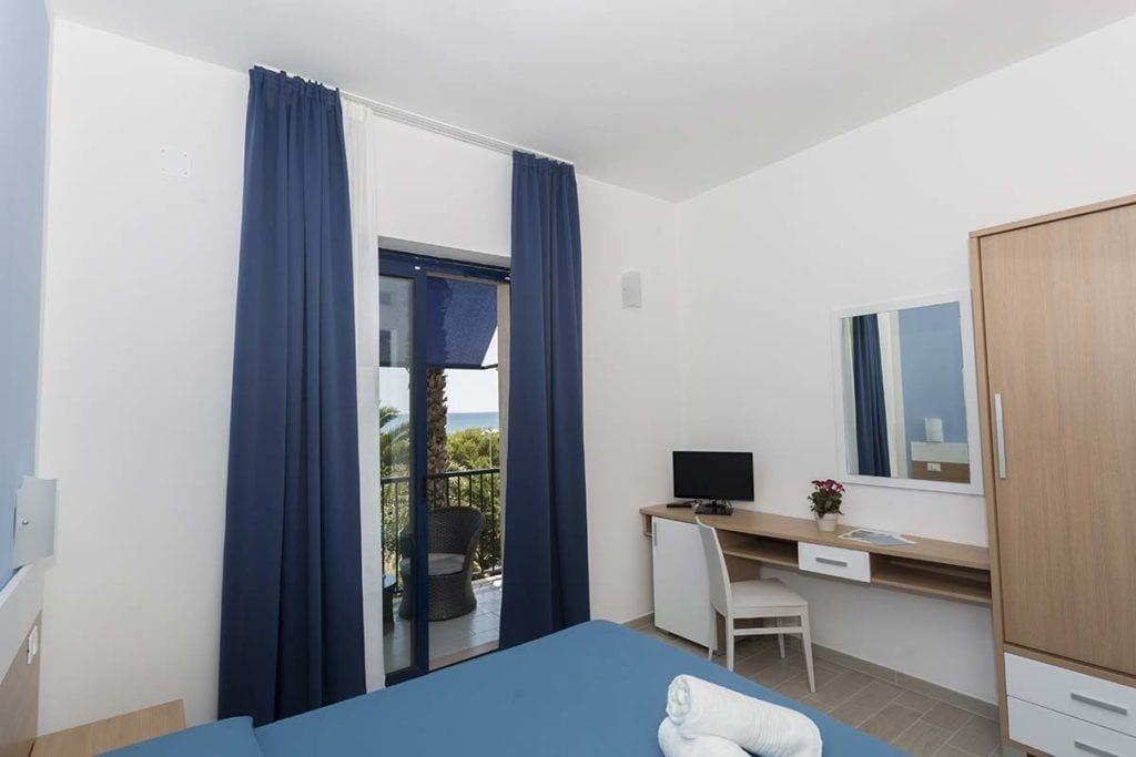 Ticho'S Greenblu Hotel Кастелланета-Марина Екстер'єр фото
