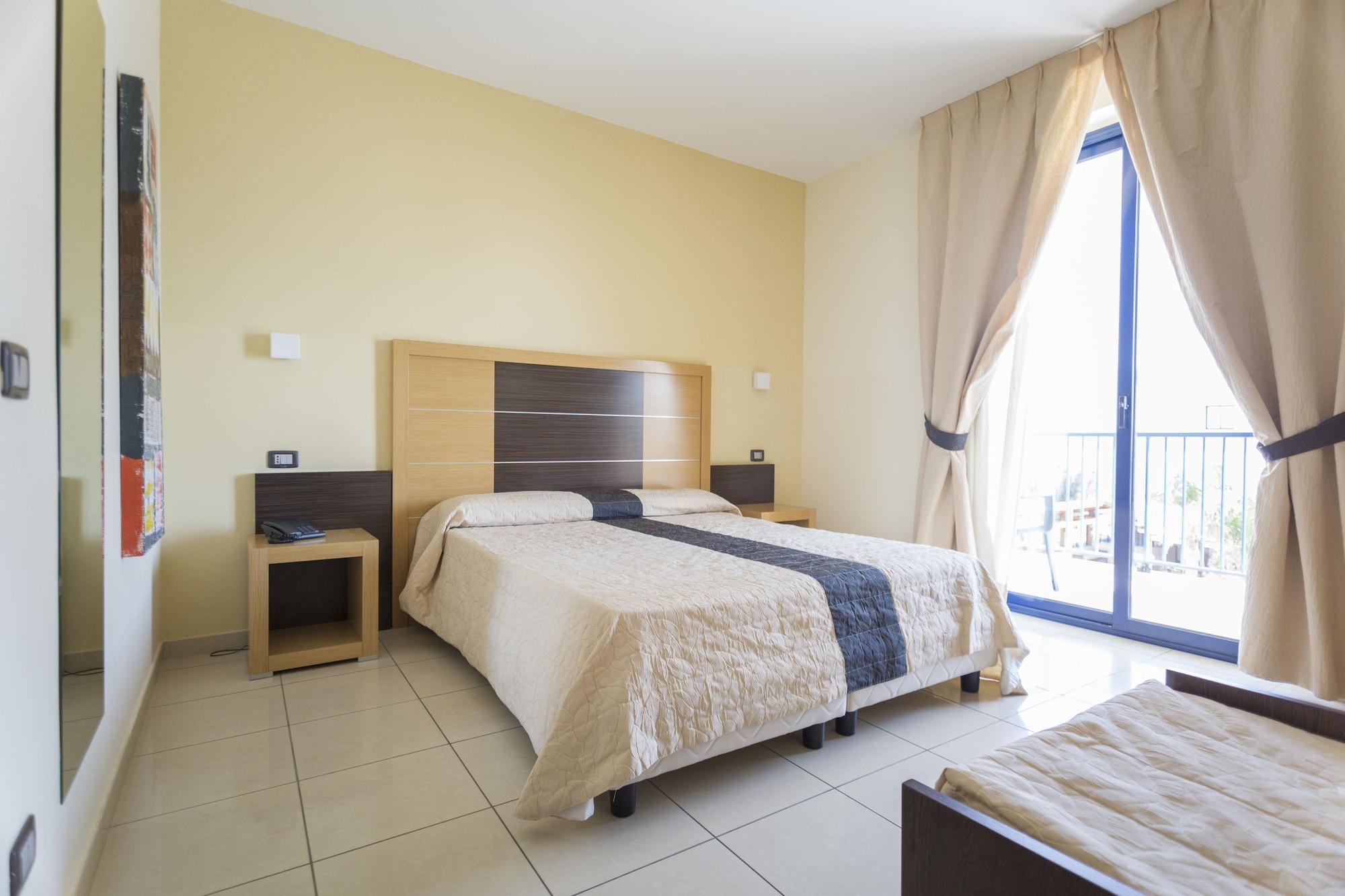 Ticho'S Greenblu Hotel Кастелланета-Марина Екстер'єр фото