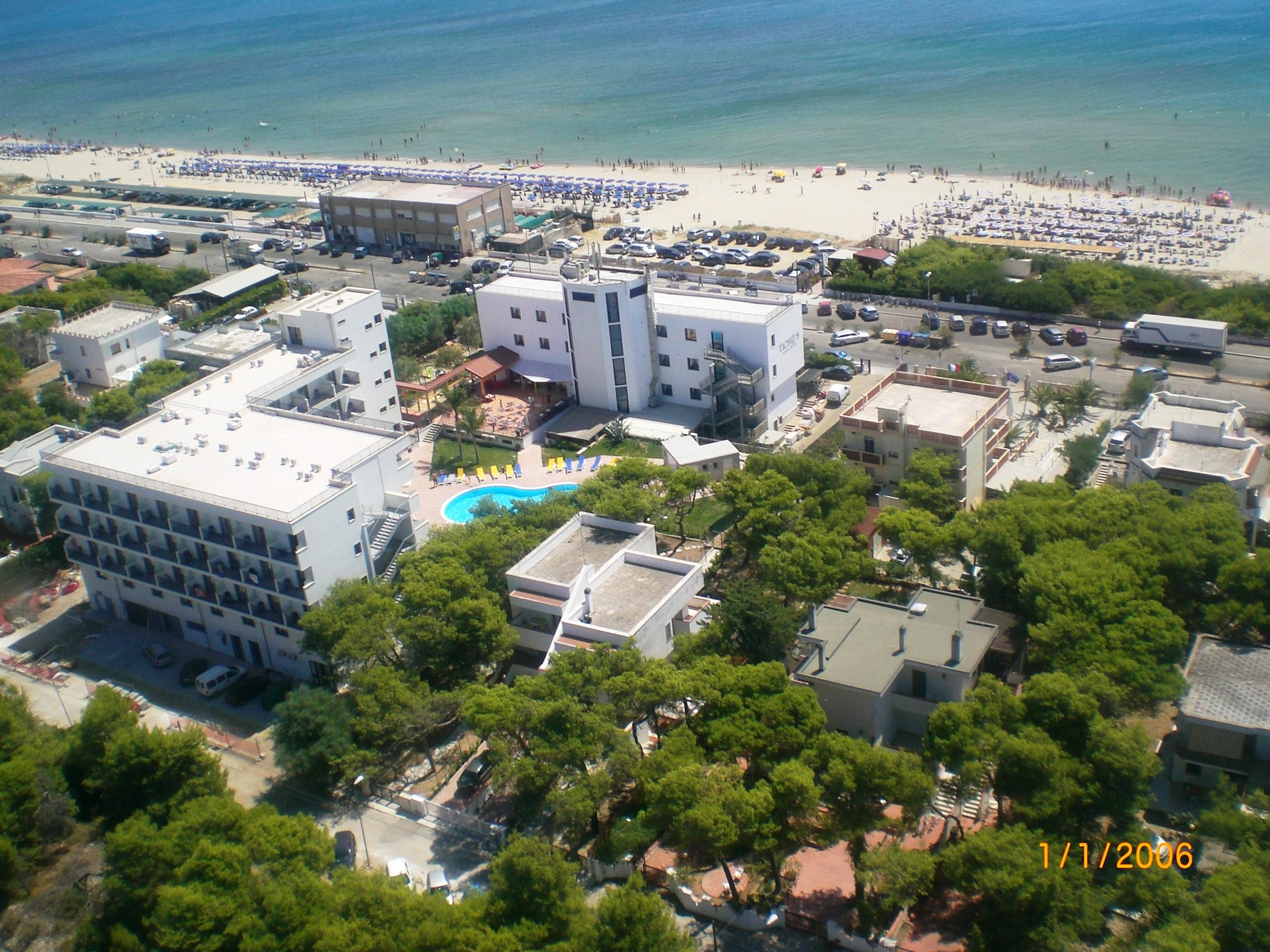 Ticho'S Greenblu Hotel Кастелланета-Марина Екстер'єр фото