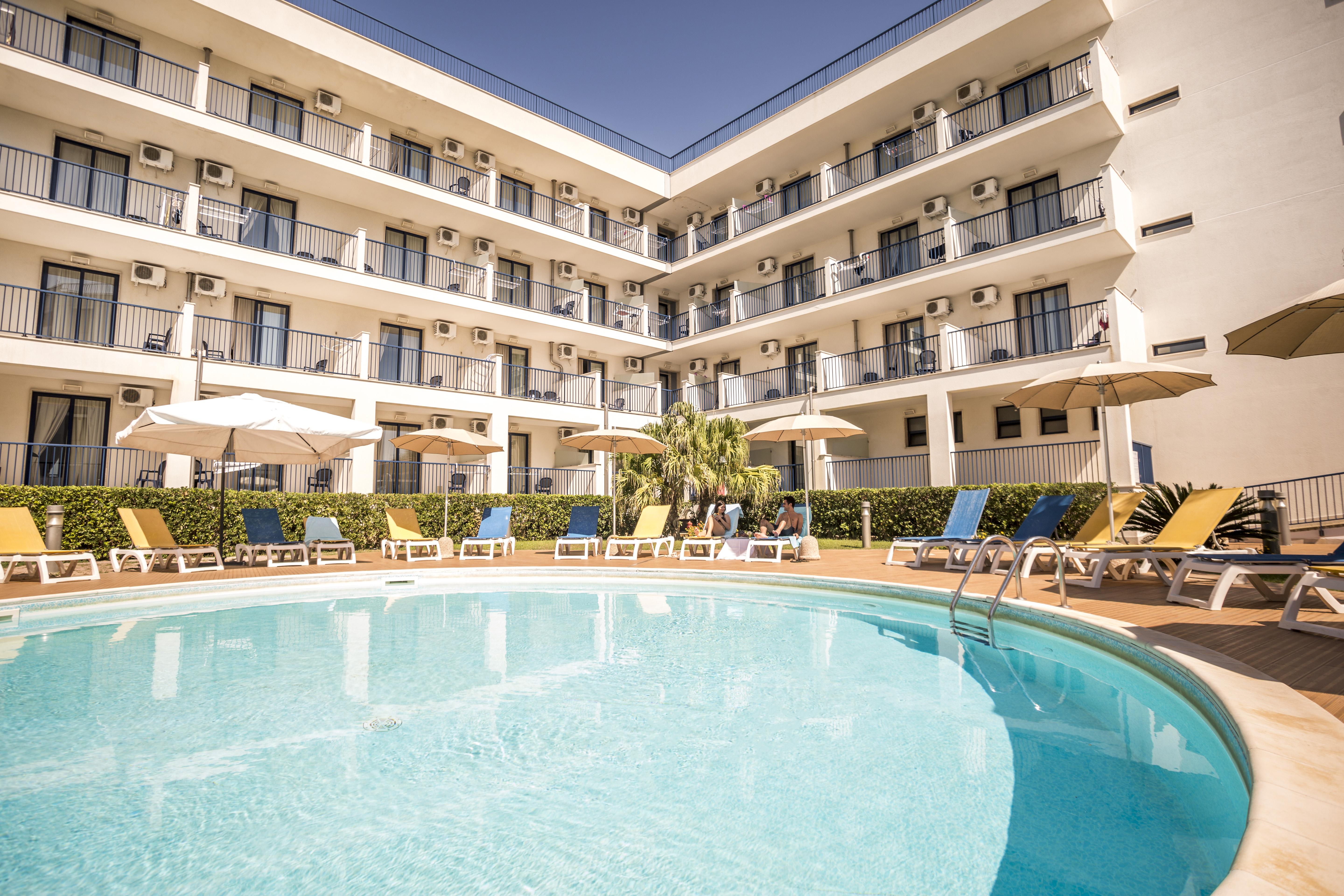 Ticho'S Greenblu Hotel Кастелланета-Марина Екстер'єр фото