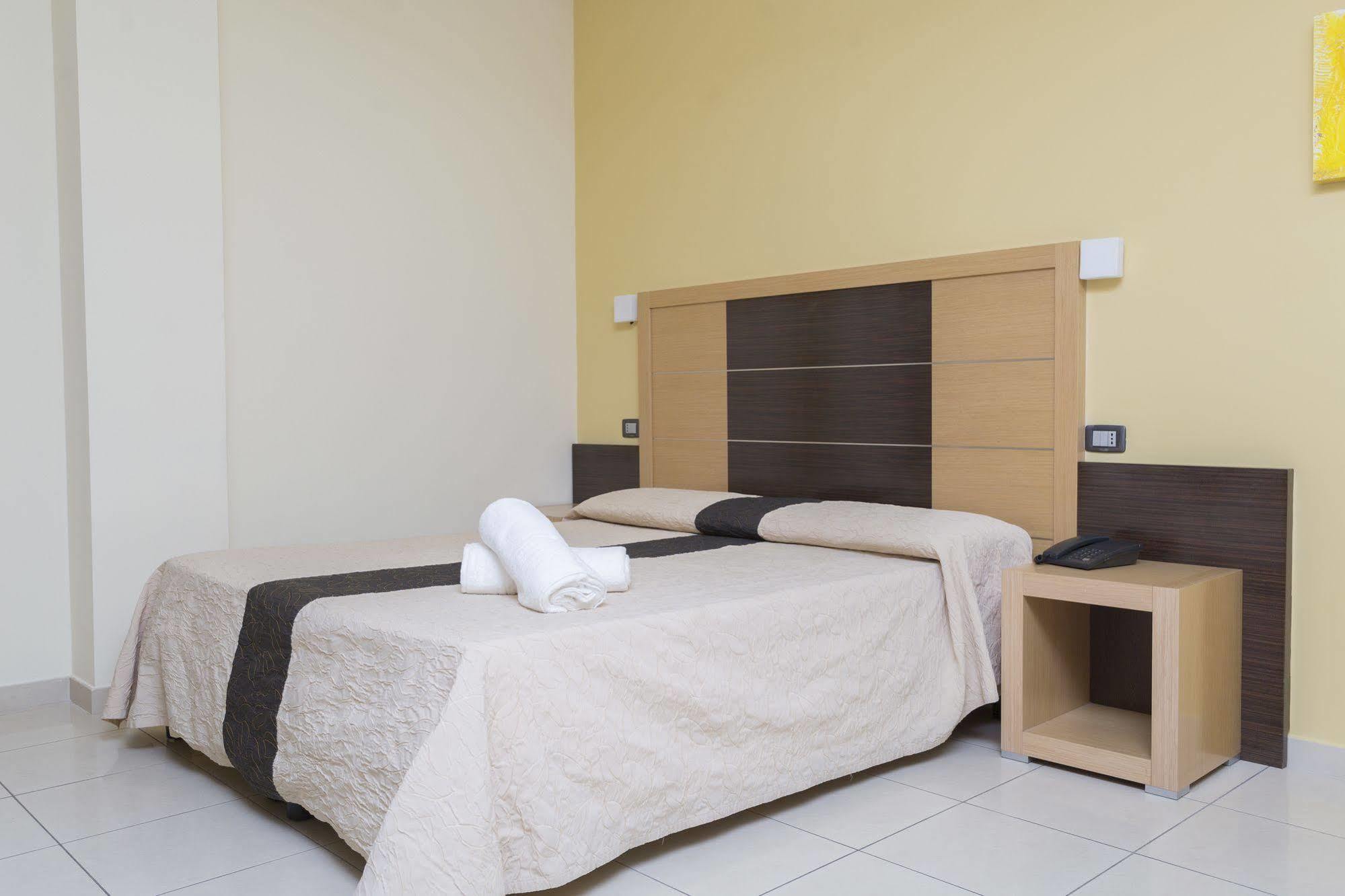 Ticho'S Greenblu Hotel Кастелланета-Марина Екстер'єр фото